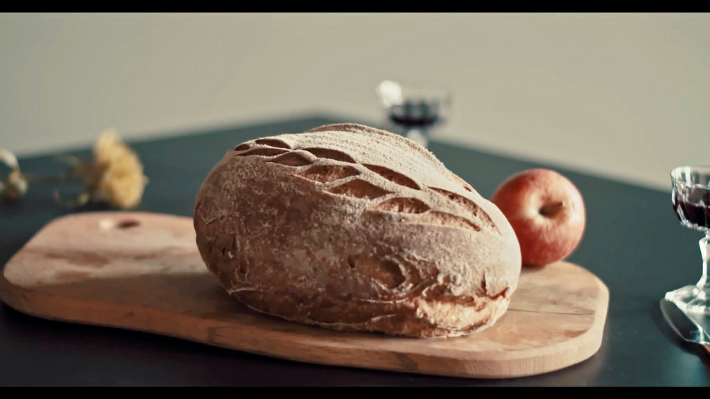 Baking a gluten-free sauer bread with japanese rice flour